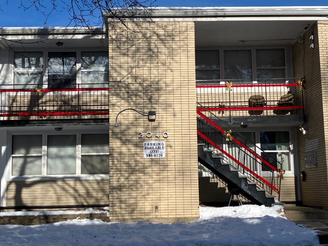 Building Photo - 2040 W Hood Ave