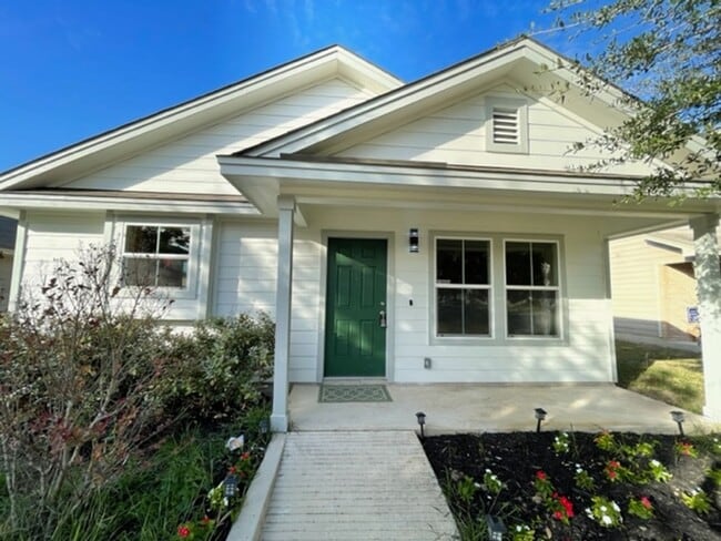 Building Photo - Move-in Ready 3-Bed, 2-Bath Home in Riposa Vita! (SE San Antonio)