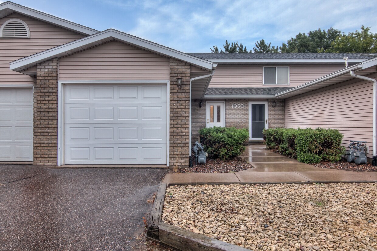 Foto principal - 1050 W Hamilton Ave