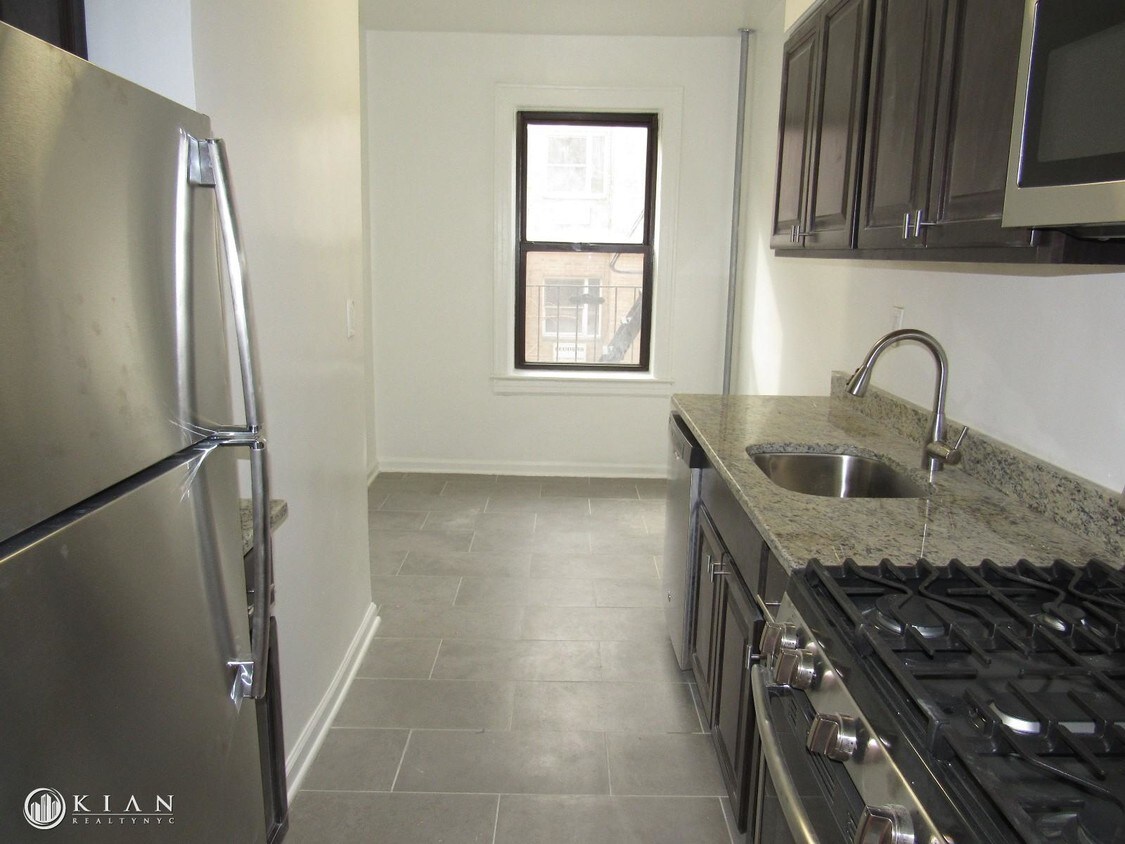 Primary Photo - 13270 Sanford Ave