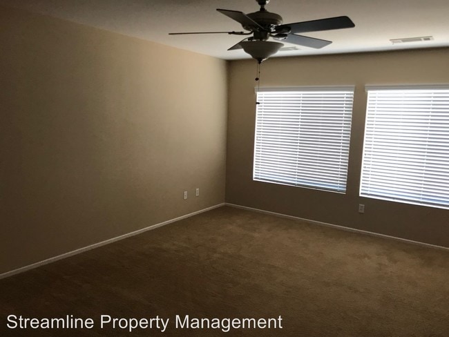Foto del edificio - 5 br, 3 bath House - 11784 Nyack Road