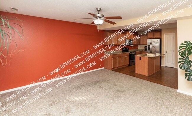 Building Photo - 9155 Coneflower Dr