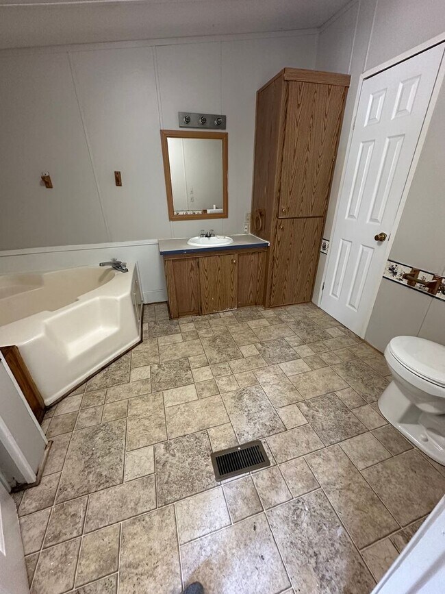 Foto del edificio - Large 3 bedroom, 2 bath mobile home in Wag...