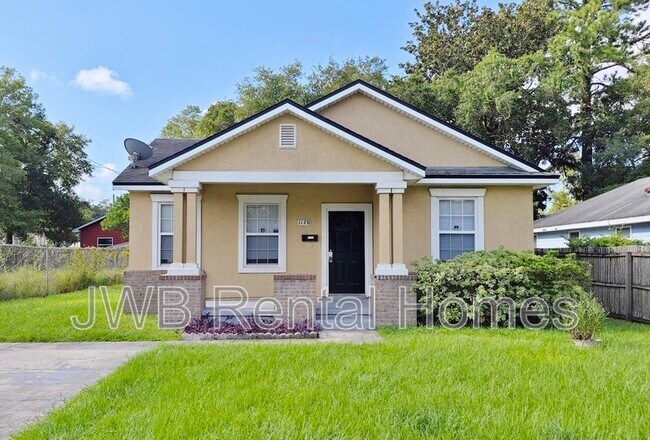 Foto del edificio - 1170 E 17th St