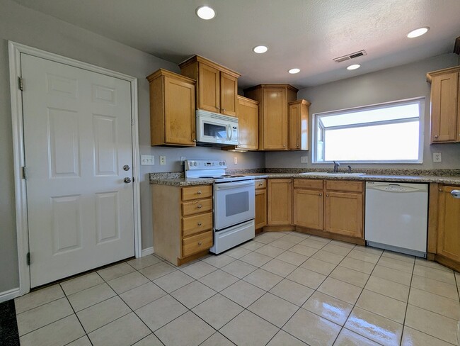 Building Photo - 2785 W 5525 S