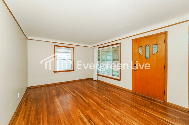 Foto del edificio - 4777 E 93rd St