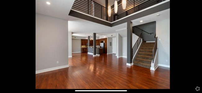 Building Photo - 575 Elm Ave