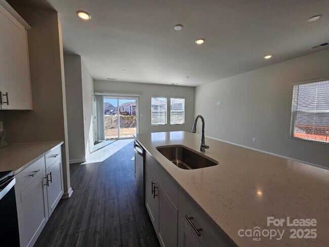 Building Photo - 5213 Brailey Cir