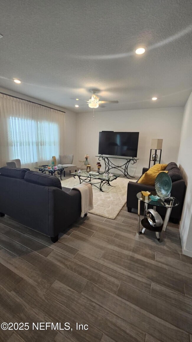 Building Photo - 9852 Lemon Balm Wy