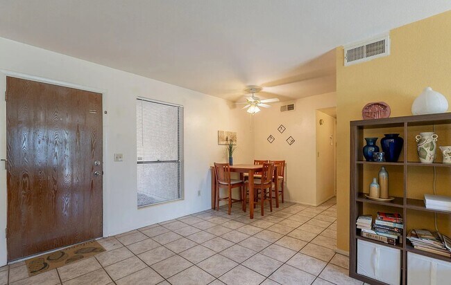 Building Photo - Comfortable & Updated One-Bedroom Home