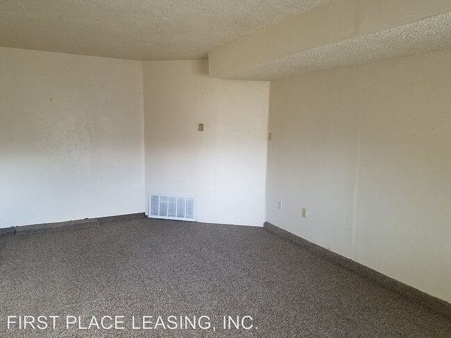 Building Photo - 3 br, 1 bath House - 1208 Comer Dr.