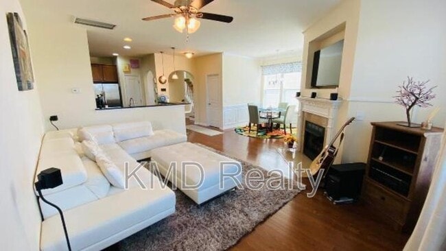 Building Photo - 850 Windy Falls Dr