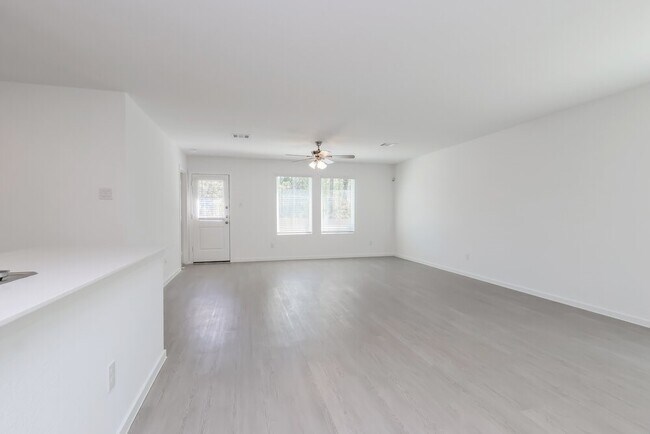 Foto del edificio - 16002 Tallis Dr