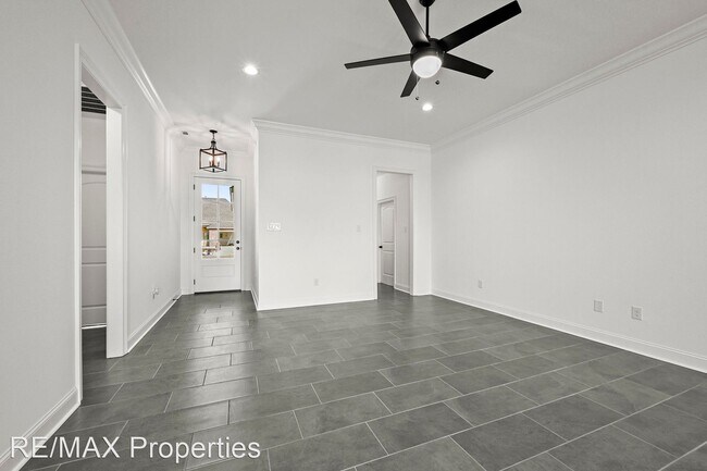 Building Photo - 4 br, 3 bath House - 38405 Parliament Dr
