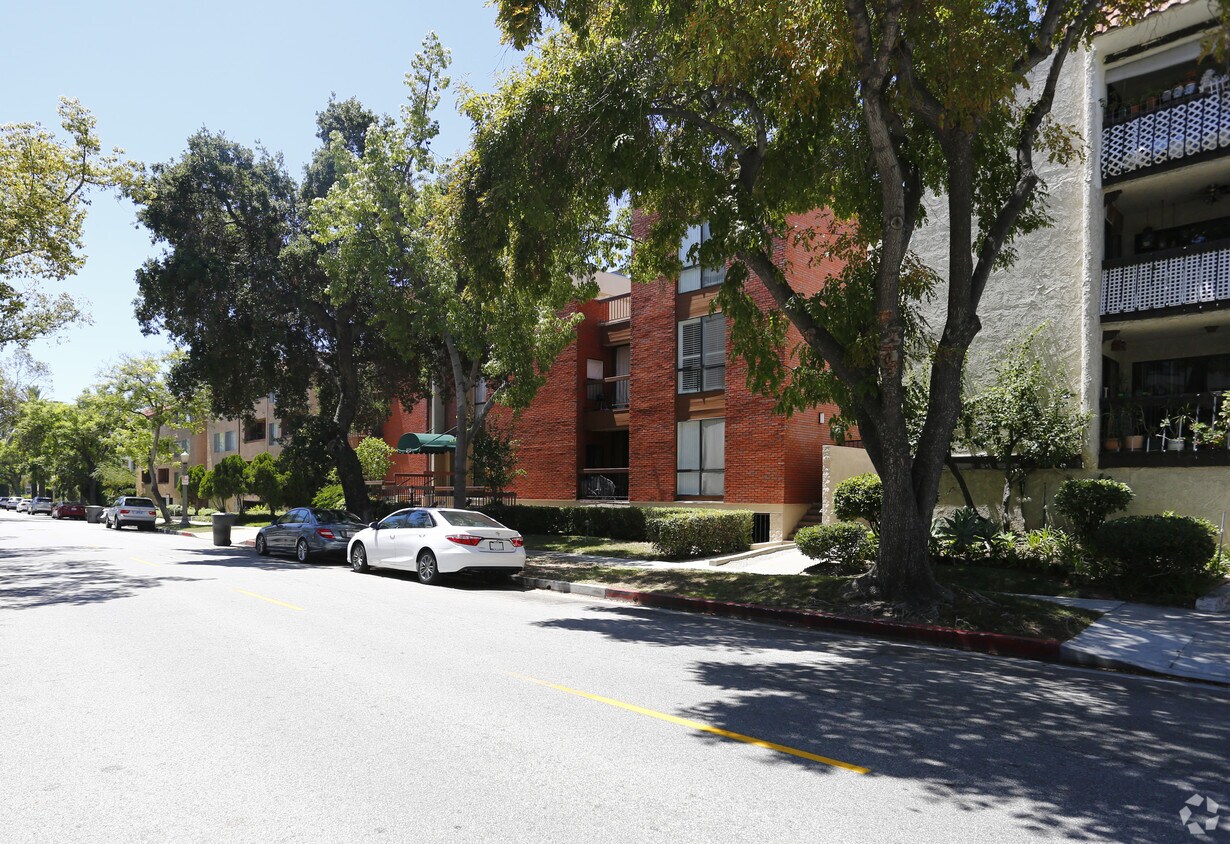 Building Photo - 511 N Jackson St