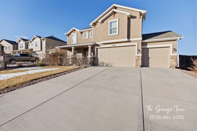 Building Photo - STUNNING 4BD HOME w/ NO ELECTRIC BILL! - Security Deposit Waiver Available