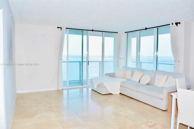 Foto del edificio - 1155 Brickell Bay Dr