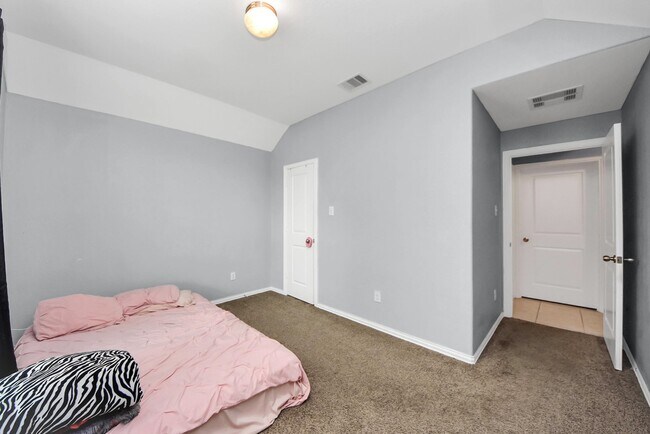 Foto del edificio - 3714 Tirranna Dr