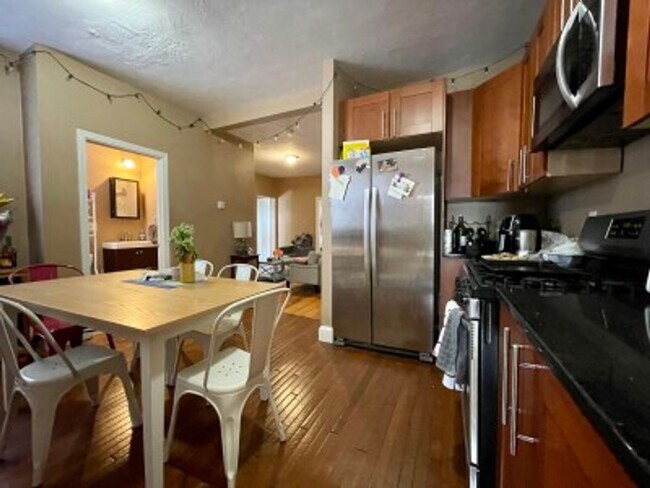 Foto del edificio - 6-8 Glenville Ave