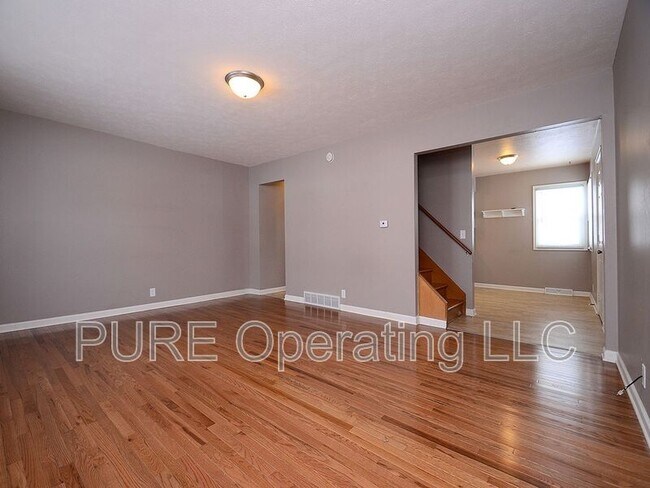 Building Photo - 7709 N Ridge Dr