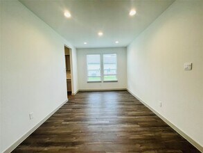 Building Photo - 1718 Bryson Heights Dr