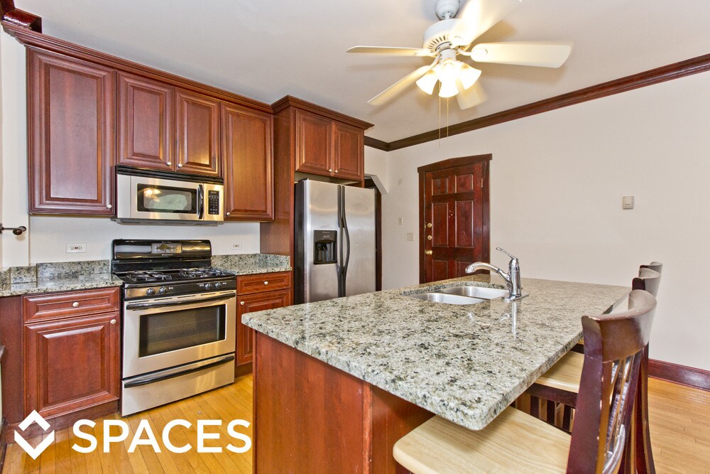 Foto principal - 2240 N Kenmore Ave