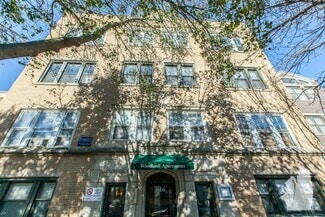 Building Photo - 834 W Waveland Ave