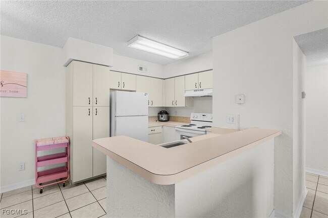Foto del edificio - 13545 Eagle Ridge Dr