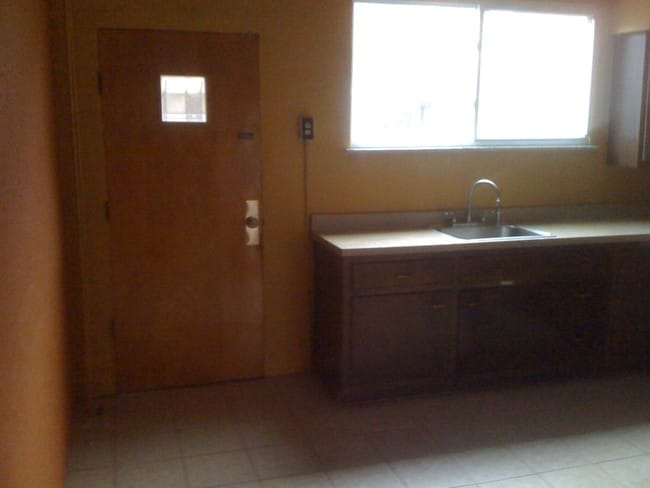 Walking into kitchen - 386 Bowery Way