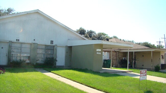 Building Photo - 6510 Park Manor Dr