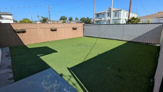 Foto del edificio - 1610-1614 W 205th St