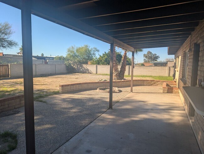 Building Photo - East Side Home for Rent