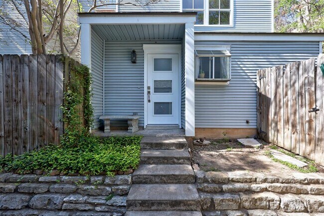 Foto del edificio - 6821 Old Quarry Ln
