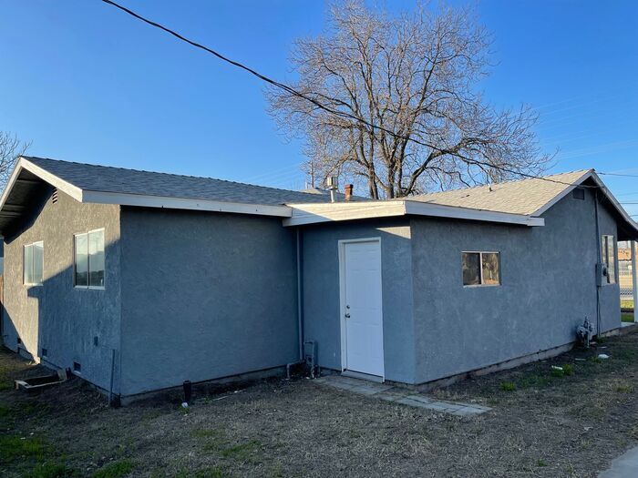 Building Photo - 506 E Hatch Rd