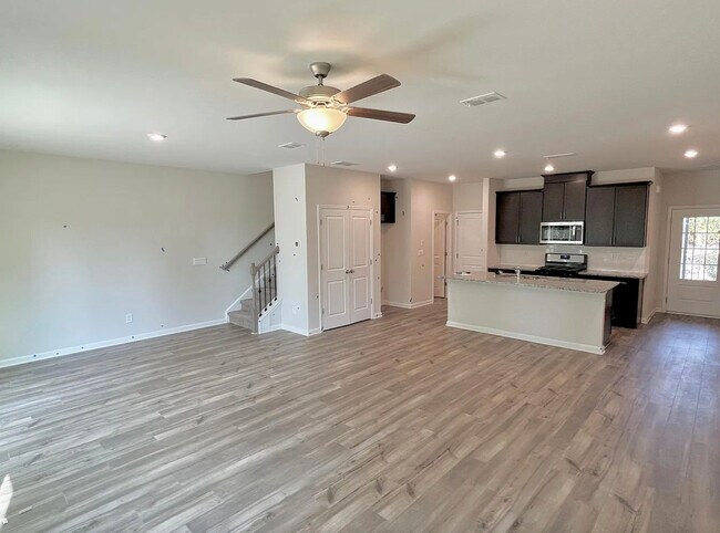 Foto del edificio - 1635 Villageside Ct