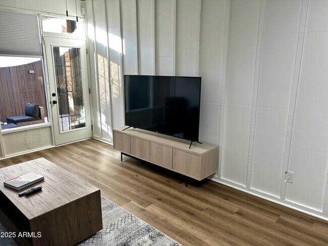 Foto del edificio - 3046 N 32nd St