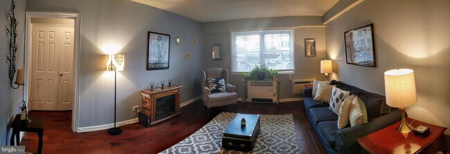 Building Photo - 4350 N Pershing Dr