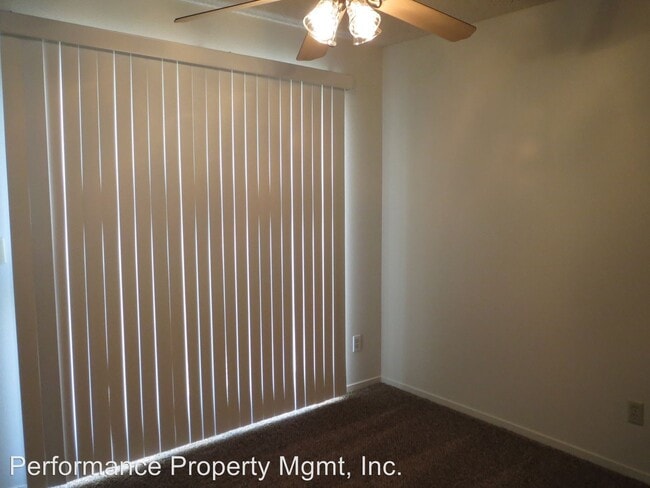 Building Photo - 3 br, 2.5 bath House - 8735 N. Cedar #140