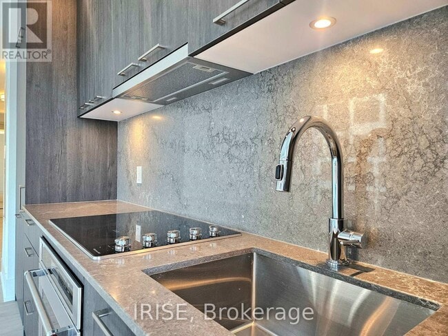 Building Photo - 115 Denison Ave