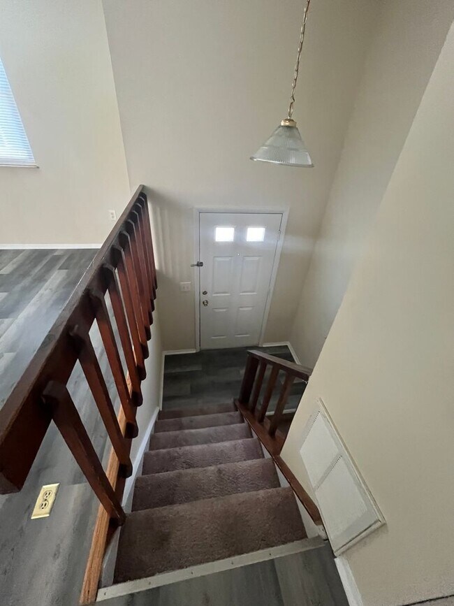 Building Photo - Camellia Drive 2411