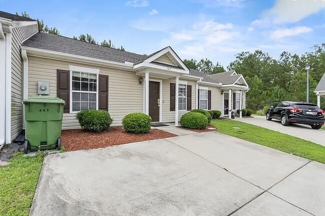Building Photo - 423 Elders Pond Cir