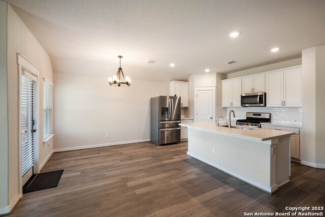 Building Photo - 3821 Glenloch Wy