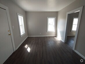 Building Photo - 407 N Clayton Ave