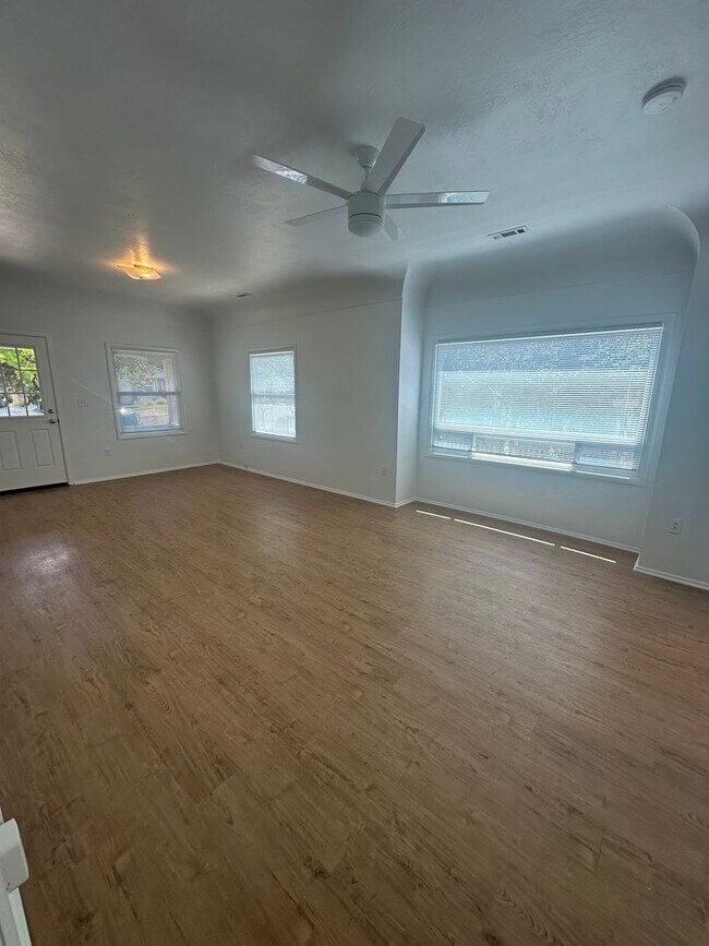 Foto del edificio - 155 3rd St