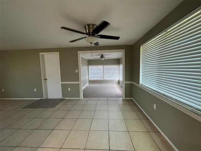 Building Photo - 3251 Pinetree St