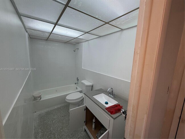 Building Photo - 6930 Miami Gardens Dr