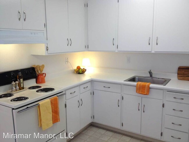 Building Photo - 3725 Miramar Way