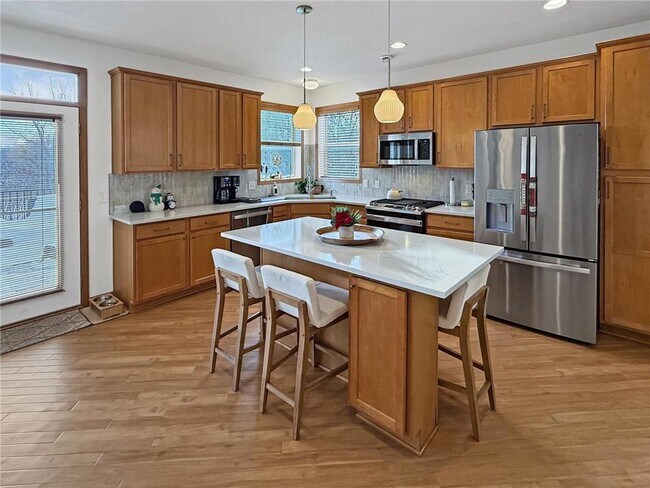 Foto del edificio - 4591 Empress Way N