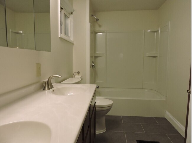 Photo - 202 Cayuga St Apartment