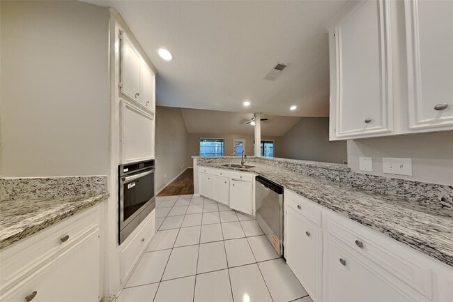 Foto del edificio - 6302 Crakston St